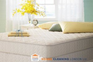 Cleaning the mattress protectors